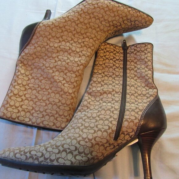 Womens Coach Jeri Mini Logo Side Zip Boots / Heels Sz 7.5 B - Picture 5 of 8